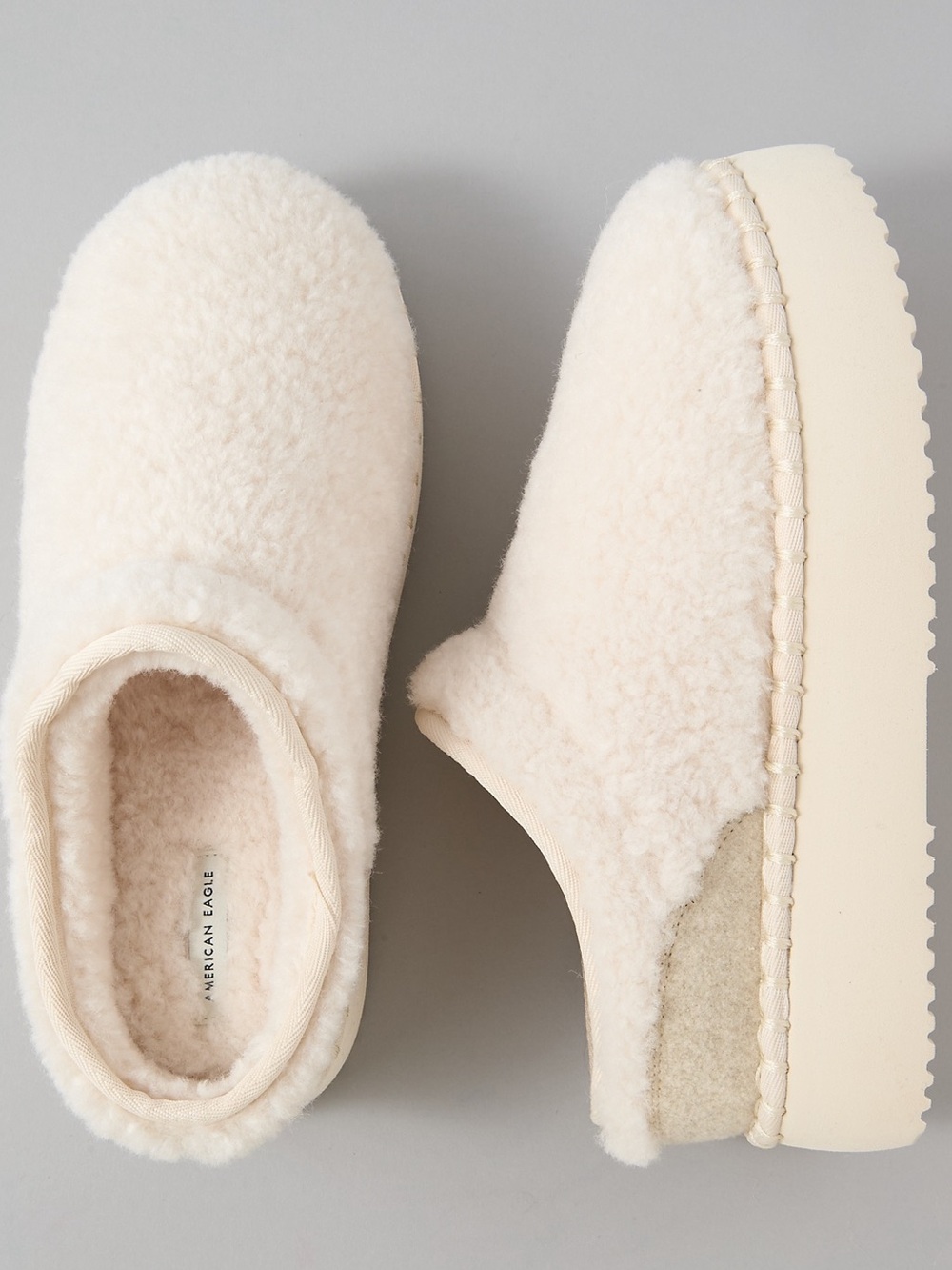 American Eagle NWT Ivory Sherpa Platform Clogs Slippers US 8 Ugg Tazz Dupe